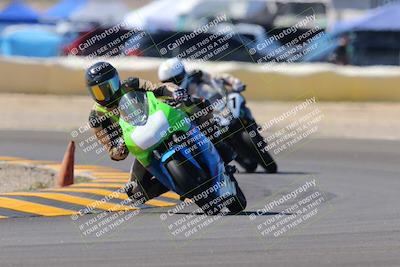 media/Oct-09-2022-SoCal Trackdays (Sun) [[95640aeeb6]]/Turn 2 (1110am)/